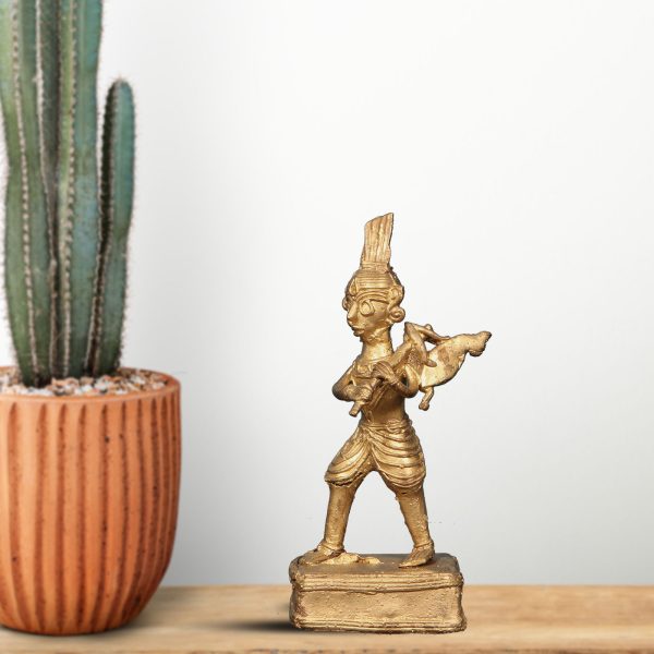 Sculpture of man hunted animal
